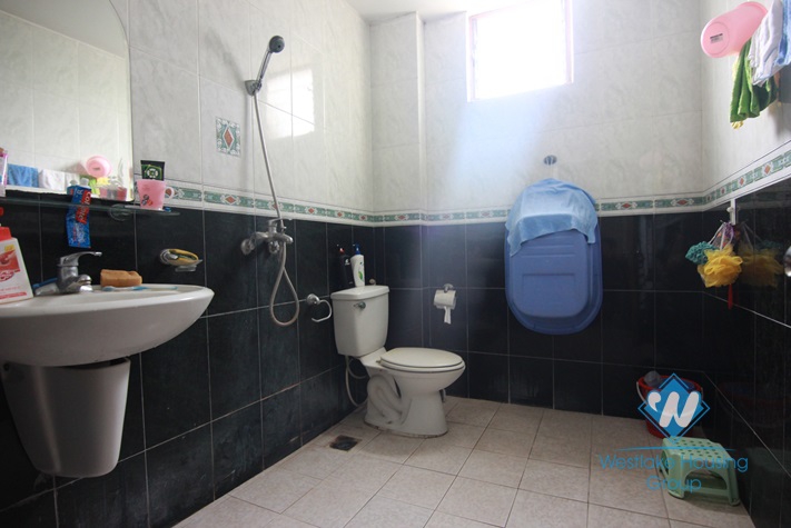 Garden house with 4 bedrooms for rent in Tay Ho area 